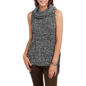 POOF! : High low turtleneck sleeveless sweater